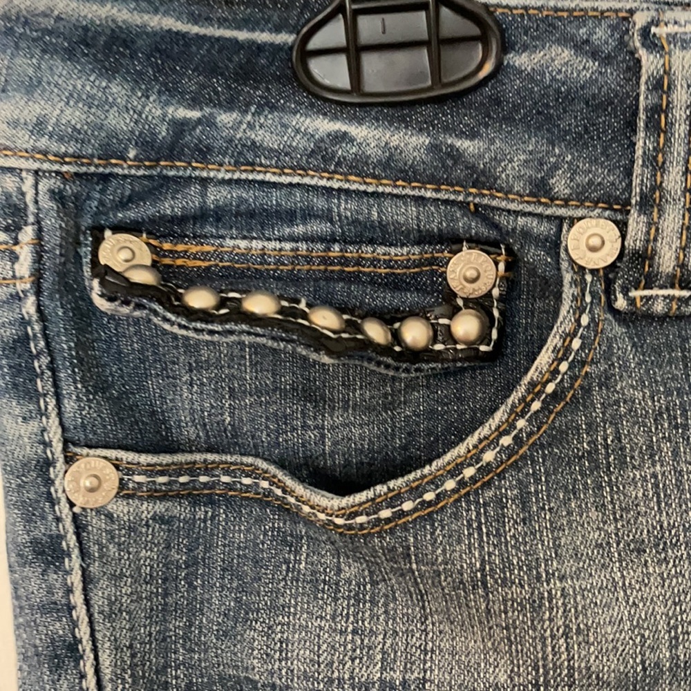 Request Jeans - Picture 2 of 8